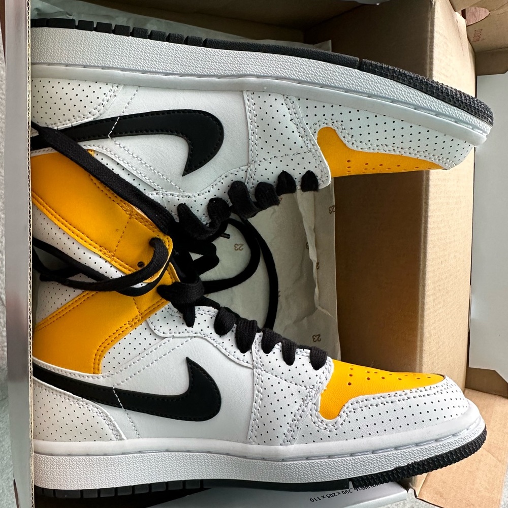 Air Jordan retro 1, Brand New, wmn Sz 5